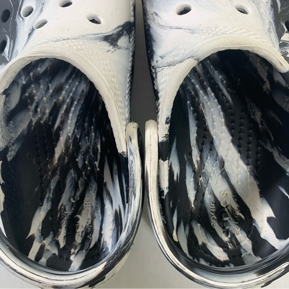 Crocs Kids Classic Marbled Tie Dye Clog Black/White Little Kids Slip On Shoes 11 - Picture 4 of 8
